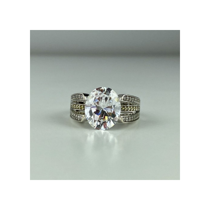 925 Sterling Silver CZ Ring Size 7
