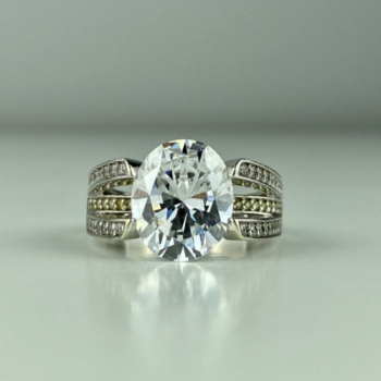 925 Sterling Silver CZ Ring Size 7