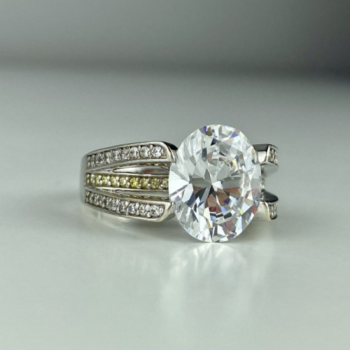 925 Sterling Silver CZ Ring Size 7