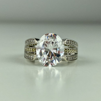 925 Sterling Silver CZ Ring Size 7