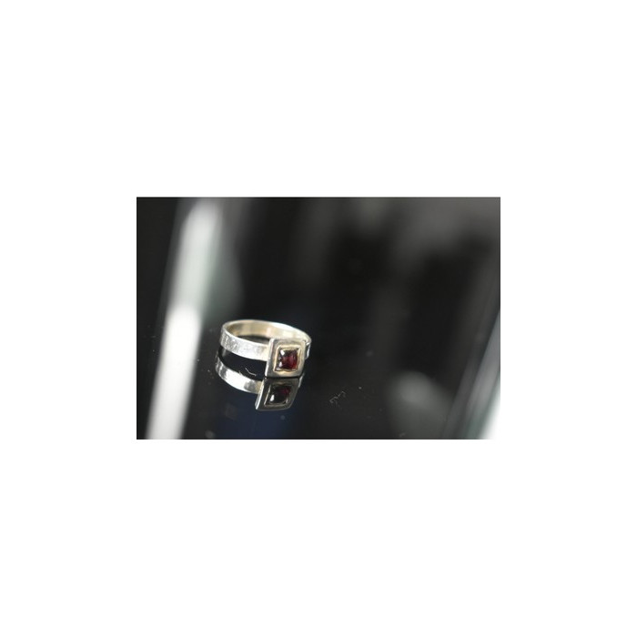 925 Sterling Silver Almandine Ring Size 6.5