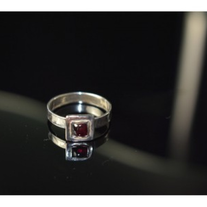 925 Sterling Silver Almandine Ring Size 6.5