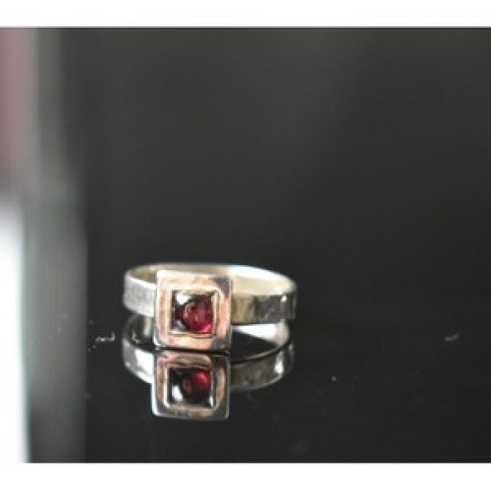 925 Sterling Silver Almandine Ring Size 6.5