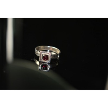 925 Sterling Silver Almandine Ring Size 6.5