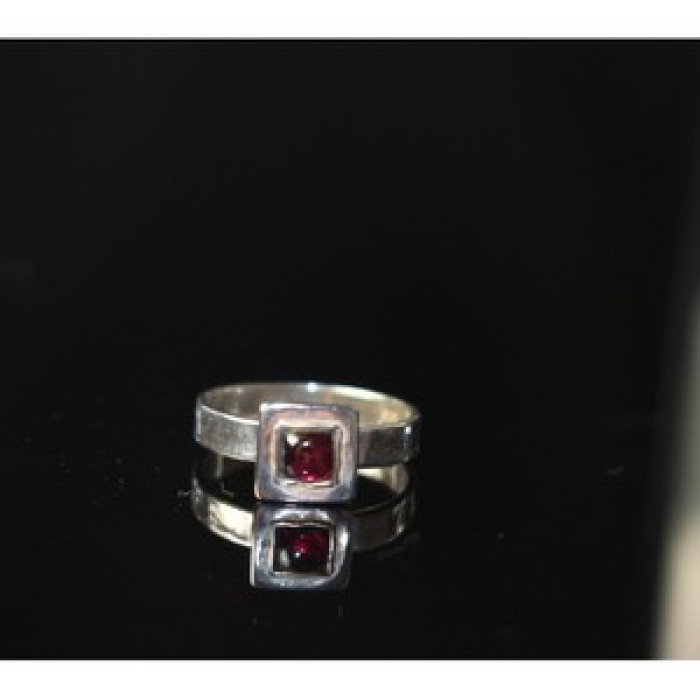 925 Sterling Silver Almandine Ring Size 6.5
