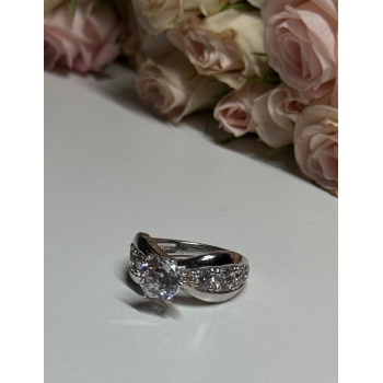925 Sterling Silver CZ Ring Size 6.5