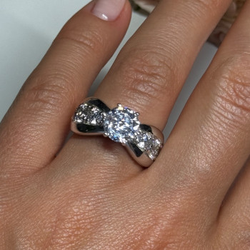 925 Sterling Silver CZ Ring Size 6.5