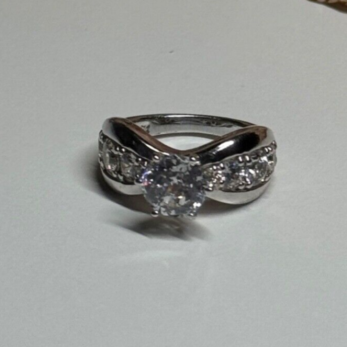 925 Sterling Silver CZ Ring Size 6.5