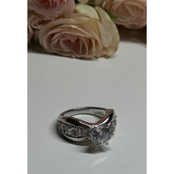 925 Sterling Silver CZ Ring Size 6.5