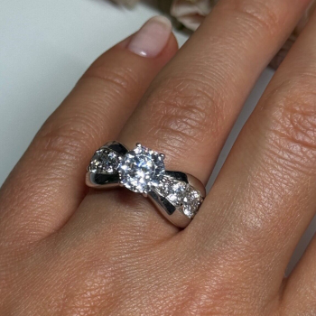 925 Sterling Silver CZ Ring Size 6.5