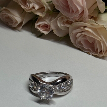 925 Sterling Silver CZ Ring Size 6.5