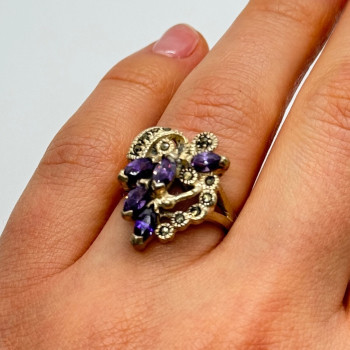925 Sterling Silver Amethyst & Marcasite Ring Size 6