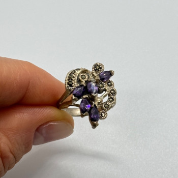 925 Sterling Silver Amethyst & Marcasite Ring Size 6