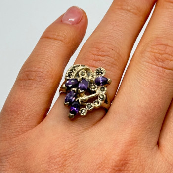 925 Sterling Silver Amethyst & Marcasite Ring Size 6