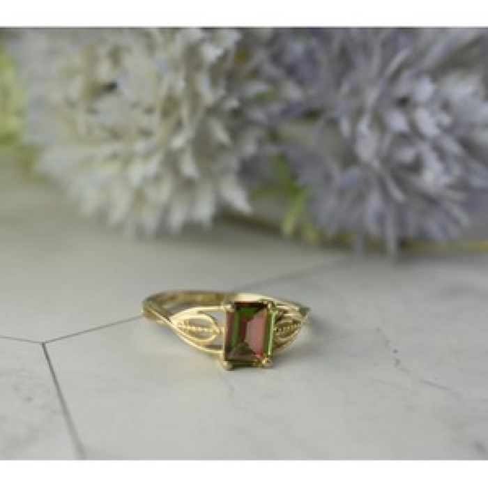 925 Sterling Silver Spinel Ring Size 6.5