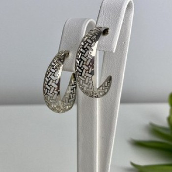 Classic Openwork Stud Earrings