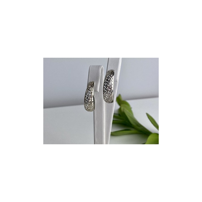Classic Openwork Stud Earrings