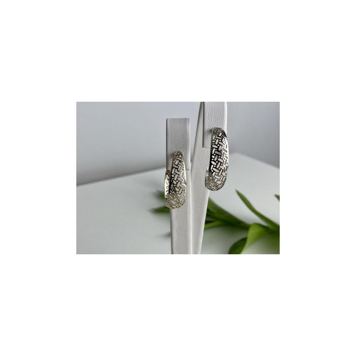 Classic Openwork Stud Earrings