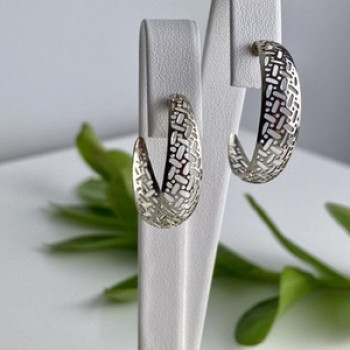 Classic Openwork Stud Earrings