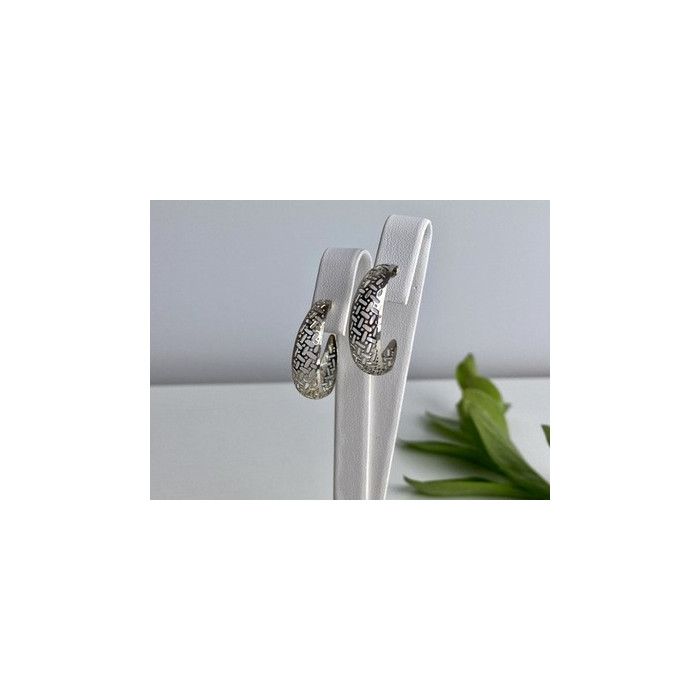 Classic Openwork Stud Earrings