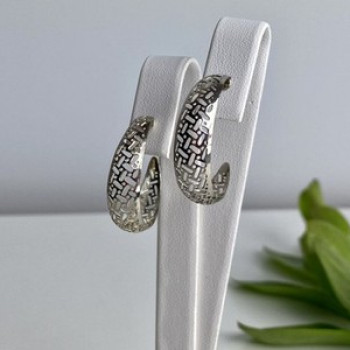 Classic Openwork Stud Earrings