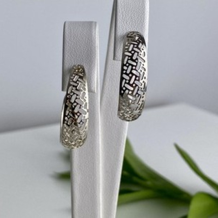 Classic Openwork Stud Earrings