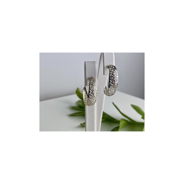 Classic Openwork Stud Earrings