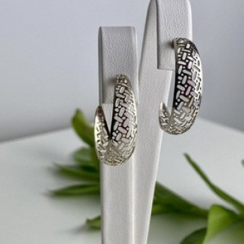 Classic Openwork Stud Earrings