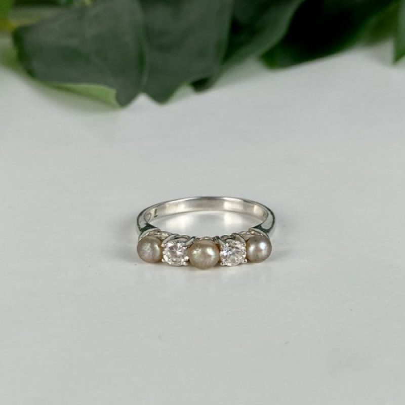 Avon 925 Sterling Silver Pearls & CZ Ring Size 7