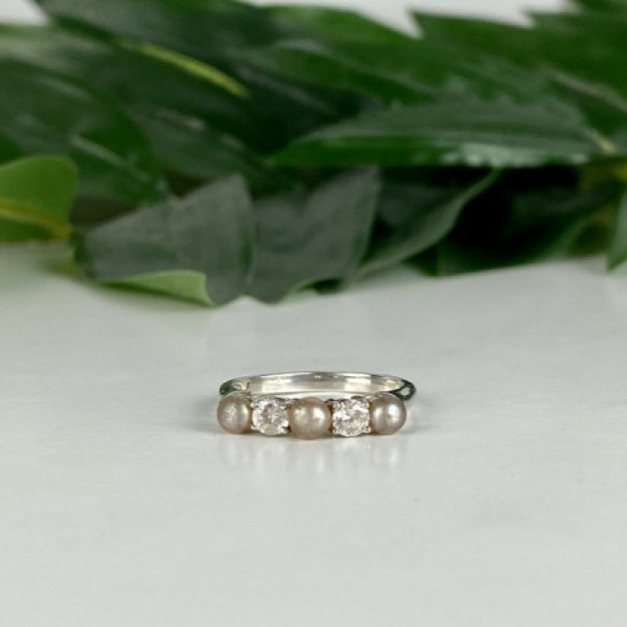 Avon 925 Sterling Silver Pearls & CZ Ring Size 7