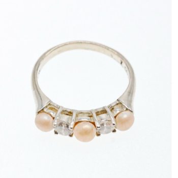 Avon 925 Sterling Silver Pearls & CZ Ring Size 7
