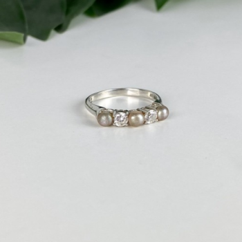 Avon 925 Sterling Silver Pearls & CZ Ring Size 7