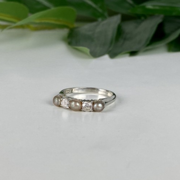 Avon 925 Sterling Silver Pearls & CZ Ring Size 7