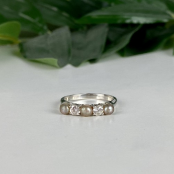 Avon 925 Sterling Silver Pearls & CZ Ring Size 7