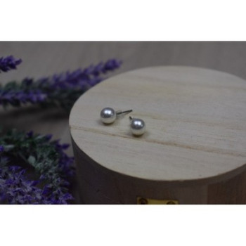 Stud Earrings with Pearls