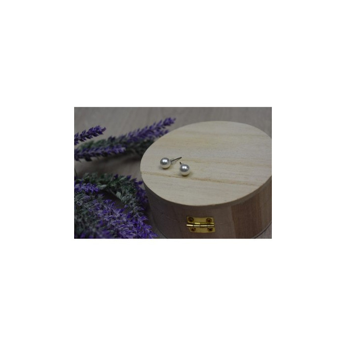 Stud Earrings with Pearls