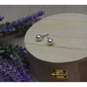Stud Earrings with Pearls