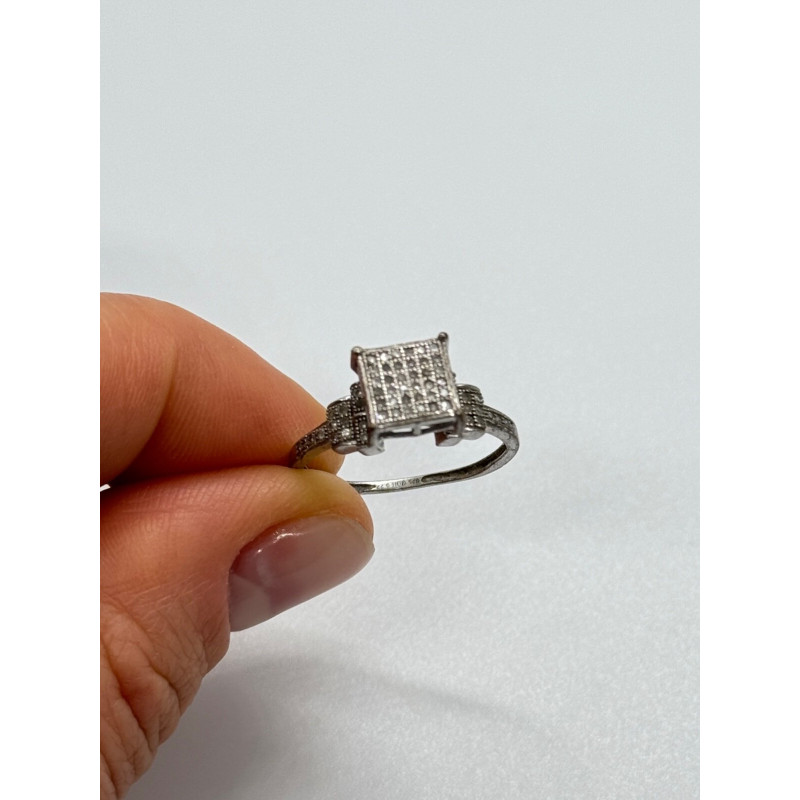 925 Sterling Silver CZ Ring Size 6