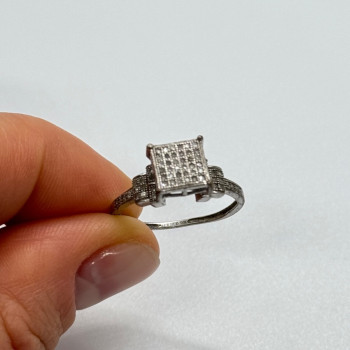 925 Sterling Silver CZ Ring Size 6