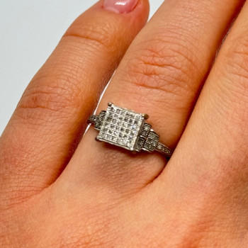 925 Sterling Silver CZ Ring Size 6