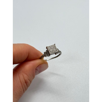 925 Sterling Silver CZ Ring Size 6