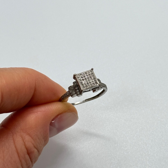 925 Sterling Silver CZ Ring Size 6