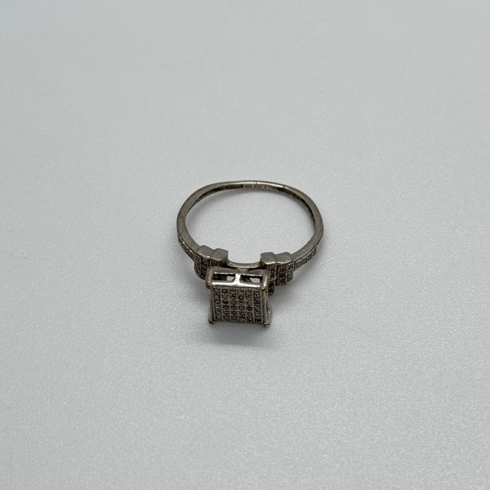 925 Sterling Silver CZ Ring Size 6