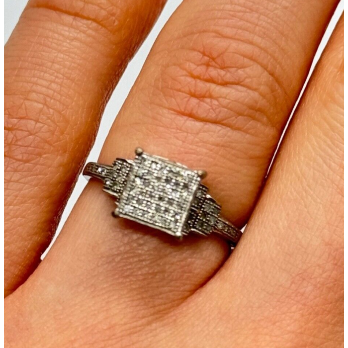 925 Sterling Silver CZ Ring Size 6