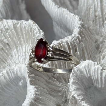 925 Sterling Silver Garnet Ring Size 7