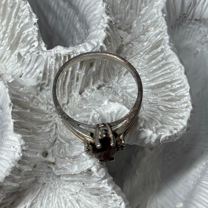 925 Sterling Silver Garnet Ring Size 7