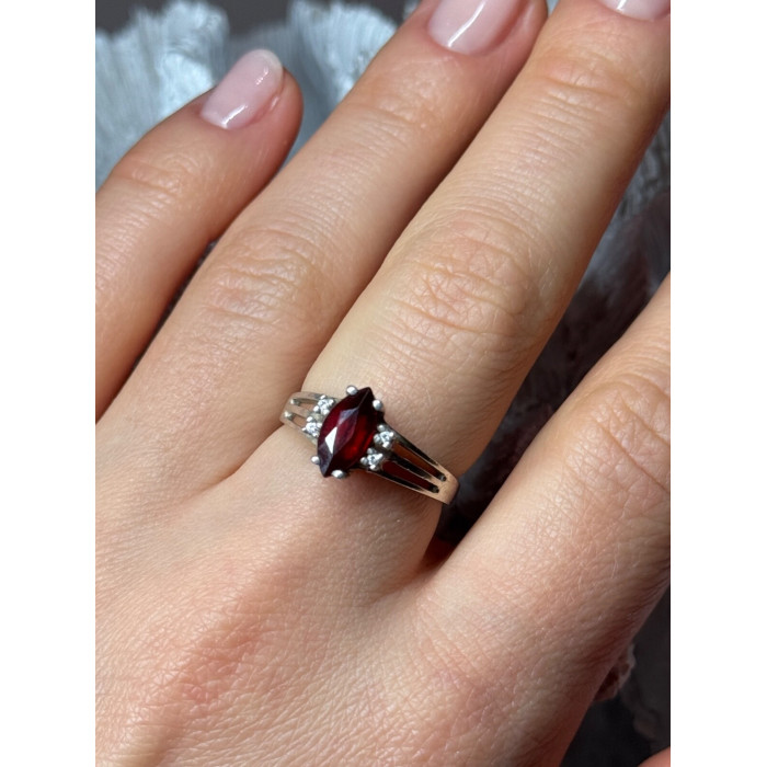 925 Sterling Silver Garnet Ring Size 7