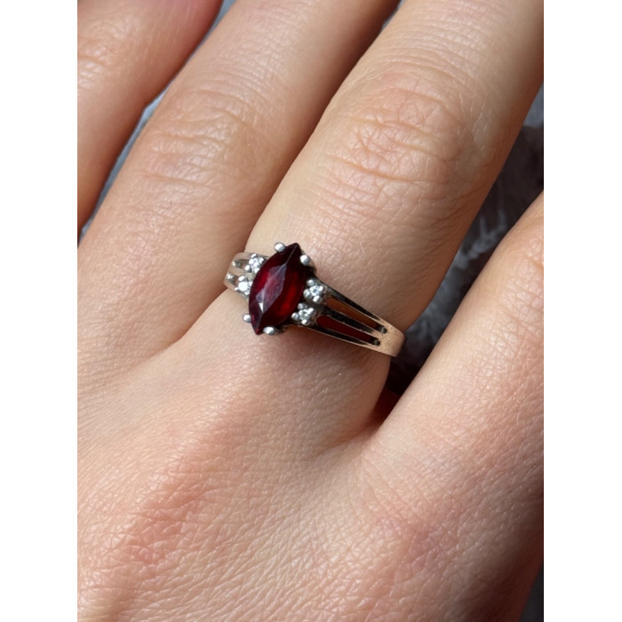 925 Sterling Silver Garnet Ring Size 7