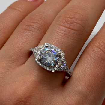 925 Sterling Silver CZ Ring Size 9.5
