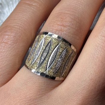 Elegant 925 Sterling Silver & 10K Yellow Gold Ring Size 7